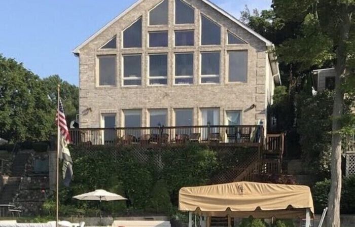 Lakefront Home on Crooked Lake, Beautiful Views and Plenty of Space and Hot Tub!