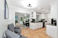 Private Retreat! 3D Tour! New Hot Tub & Salt Water Pool!