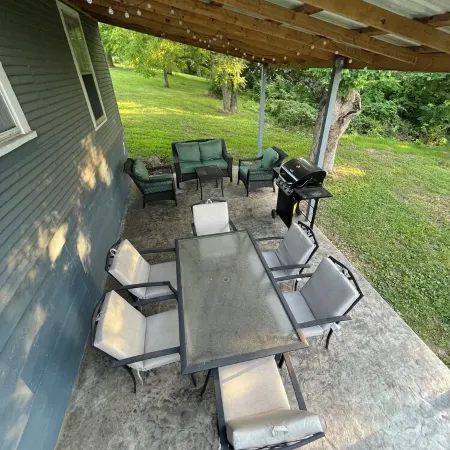Adorable, Cozy Home in the Ozark Scenic Riverways Ready for a Weekend Get-a-Away