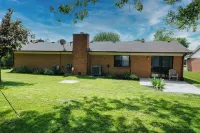 Spacious Home Near WEC, The Roberts Center and Wilmington College