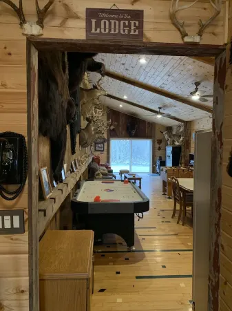 Steve’s Barn Lodge, Detroit River/Lake Erie