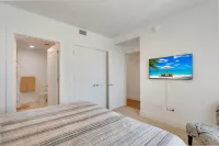 Waterfront Relaxation - Modern Comfortable Condo Hotels near Ringling College of Art and Design