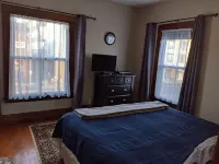 Great Uptown Apartment! Great Location!