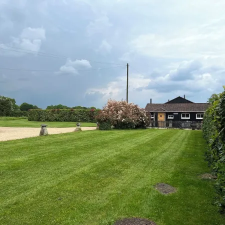DAIRY COTTAGE. Delightful luxury rustic cottage nr New Forest and South Coast. Отели в г. Фордингбридж