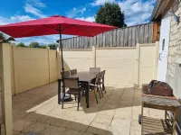 Maison de Caractère Avec Jardin Proche mer Camping Capfun Joncal附近的飯店