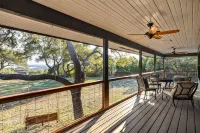 Luxury Modern Farmhouse w/ Views+Hot Tub+2 Suites