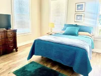 Downtown Darling - 2 beds with balcony near Biloxi Beach & one block to casinos! Các khách sạn gần Clay Point Park