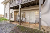 Lake view and lakes access home on Lake Chatuge -mountain view -spacious home.