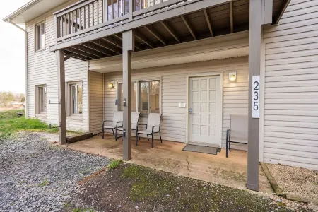 Lake view and lakes access home on Lake Chatuge -mountain view -spacious home.