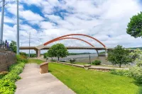 The Nininger Historic 3 BR Apt - Walk to DT, Dog Friendly