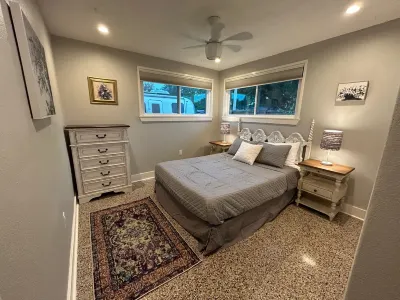 Heated Pool Home. 7 Mins to the Beach! Arcade. Perfect retreat rain or shine!
