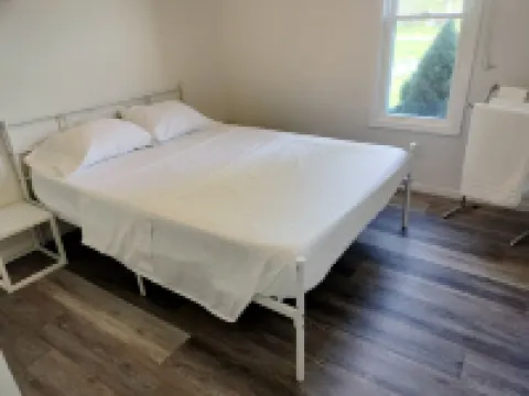 Updated home on 2/3 acre w/ HOT TUB and BOAT DOCK! Walk to 3 bars/eateries