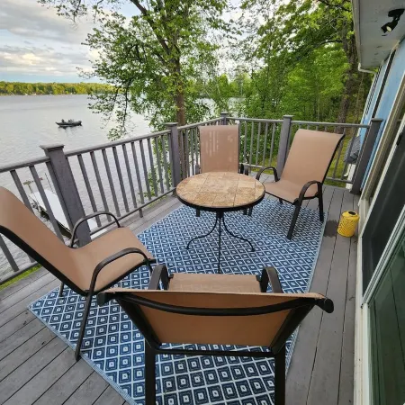 Lakefront Northwoods Retreat for Swimming, Fishing & Relaxing at The Bird House!