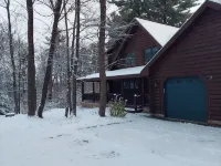 Large cozy log cabin in Wisconsin, Close to miles of ATV/ UTV trails Hotels in Polk County
