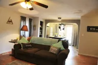 Cozy Updated Townhouse with Private Deck and Mountain Views