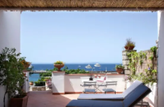 BIG VILLA WITH AMAZING INFINITY TERRACE JACUZZI SWIMMING POOL 10 MIN FROM "PIAZZETTA
