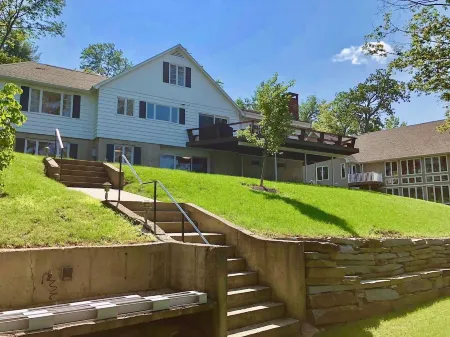 Lakefront Home in Lake Winola, PA