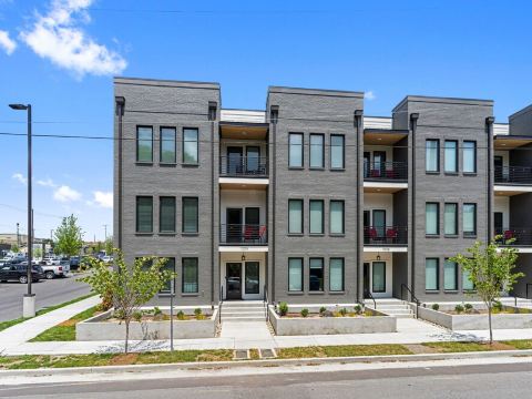 SLEEPS 24  Keep the Secret 2 - 2 Units  8BR 8BA New townhomes