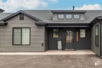 BLACK SHEEP INN Newly Constructed Hampshire #3 of 4 Units Hotels near Love's Travel Stop