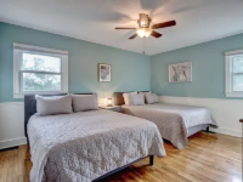 Tranquil Retreat w/ Hot Tub, Large Patio, 2 living rooms Hotel di Pinehurst