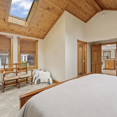 High Tide Cottage is located in town and just steps from Ogunquit Beach!