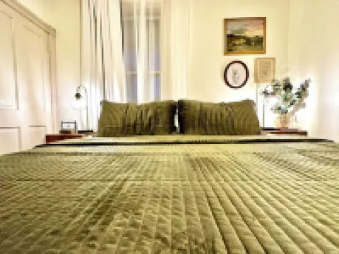 LUX Uptown Escape - The Trester