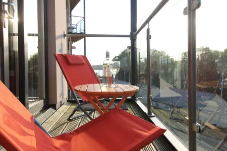 Llys Marina Fabulous Modern Apartment with Balcony for Snowdonia and Anglesey Отели рядом с достопримечательностью «Парк Гринвуд Фэмили»