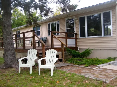 Secluded Cottage! Amazing Views Whiteface Mtn & High Peaks! Great All 4 Seasons!