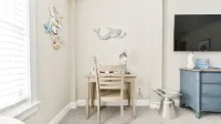 Cozy King Suite, POOL/GRILL/outdoor shower, coffee bar, mini fridge, microwave