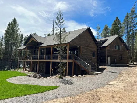 Behind The Pines cabin on the lake!