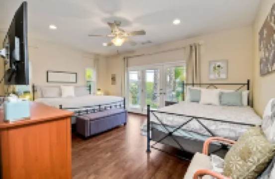 Secluded Home, Sleeps 11+  Solar Heated Pool.  Hot Tub Spa,  9 Miles to Beach