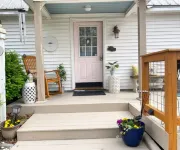 Dreamy Waterfront Cottage on Lay Lake with Kayaks!