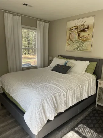 Boardwalk Beach Bungalow!10 minutes to Wrightsville Beach. Minutes to downtown. Отели рядом с достопримечательностью «Университет Северная Каролина в Уилмингтон»