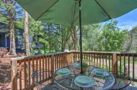 Bright Studio w/ Full Kitchen, Lg. Deck & Views, 2 Mi. to Downtown,10 Mi. to Ski