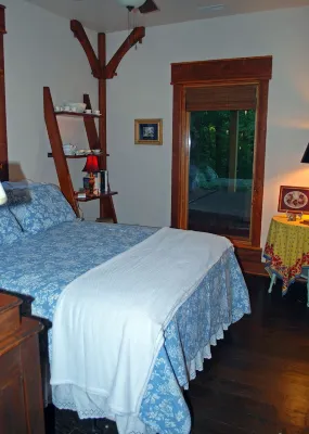 Timber Ridge Cabin Apartment, Forested Retreat Close to Natchez Trace, Franklin!