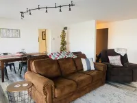 Spacious 4 bedroom lakefront house: with private dock and pool.