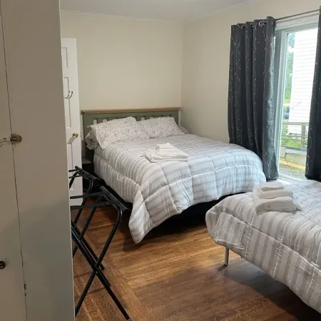 Finger Lakes Escape: Spacious 5-Bedroom Retreat in Canandaigua