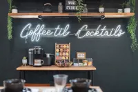 Heated Pool~Hot Tub~Ping Pong~King Bed~Yard Games