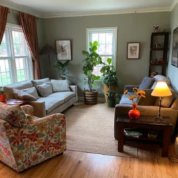 Cozy 3-bedroom Beaverdale Brick