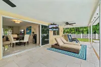 Luxurious Pool Home Central to Everything!