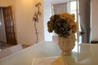 La Casina between sea and culture: relaxation and history.