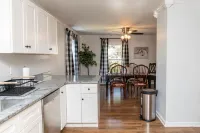 Perfect place for longer stays! New construction! Hotels in Bristol