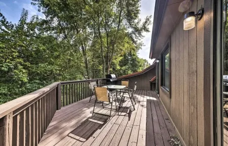 Cozy Barn Loft in Farmington, Missouri