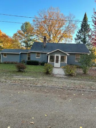 Rabbit Run - Cozy cottage in the heart of Walloon Lake Village. Family-friendly!