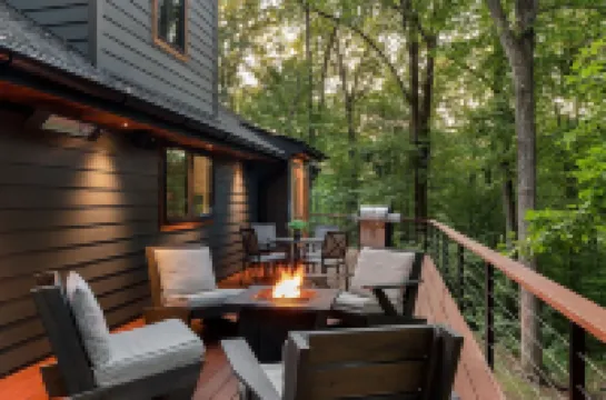 Secluded Cabin; Mountain Chalet w/ Hot Tub on 5 acre lot