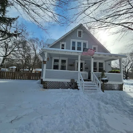 Cozy Home Close to Snowshoe Resort and the Greenbrier Bike Trails!  Dod Friendly