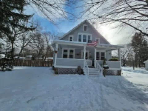 Cozy Home Close to Snowshoe Resort and the Greenbrier Bike Trails!  Dod Friendly