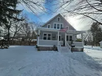 Cozy Home Close to Snowshoe Resort and the Greenbrier Bike Trails!  Dod Friendly Hotels in Marlinton