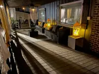 Renovated Modern Stylish “Vibrant” 4bdrm Home - 3성급