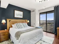 Top Floor Deer Valley Gondola Lakefront Condo- Great views